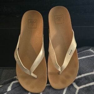 Reef Women's Gold Flip Flops